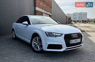 Седан Audi A4 2016 в Хмельницком
