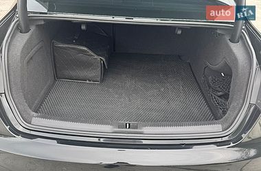 Седан Audi A4 2014 в Стрию