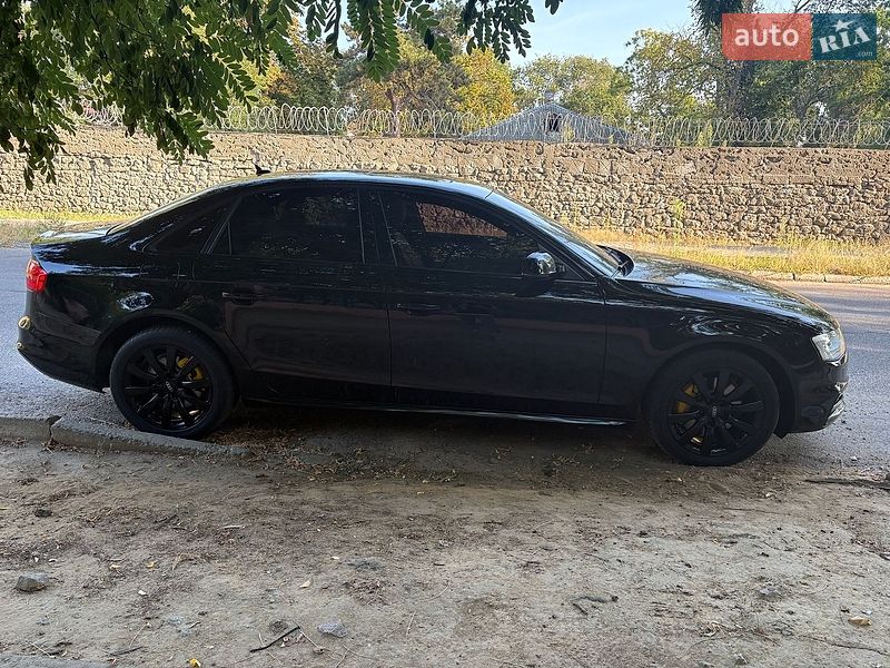 Седан Audi A4 2014 в Одесі
