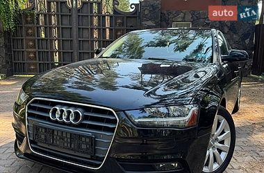 Седан Audi A4 2014 в Новояворовске