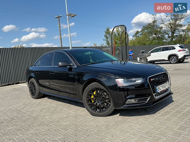 Седан Audi A4 2014 в Львове