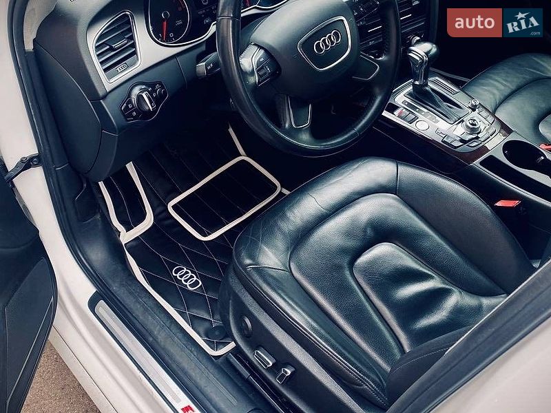 Седан Audi A4 2013 в Киеве