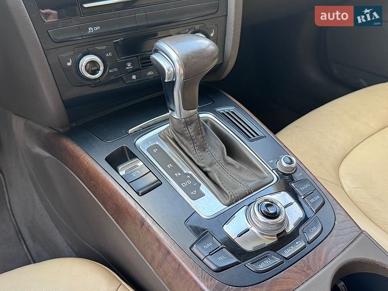 Седан Audi A4 2014 в Львові