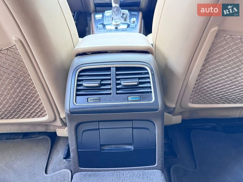 Седан Audi A4 2014 в Львові