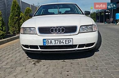 Седан Audi A4 1995 в Чумаках
