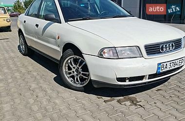 Седан Audi A4 1995 в Чумаках
