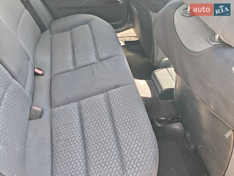 Седан Audi A4 1995 в Чумаках