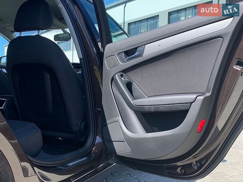 Универсал Audi A4 2012 в Бориславе