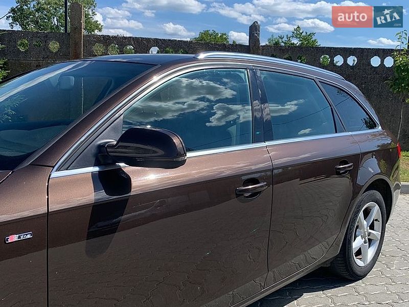 Универсал Audi A4 2012 в Бориславе