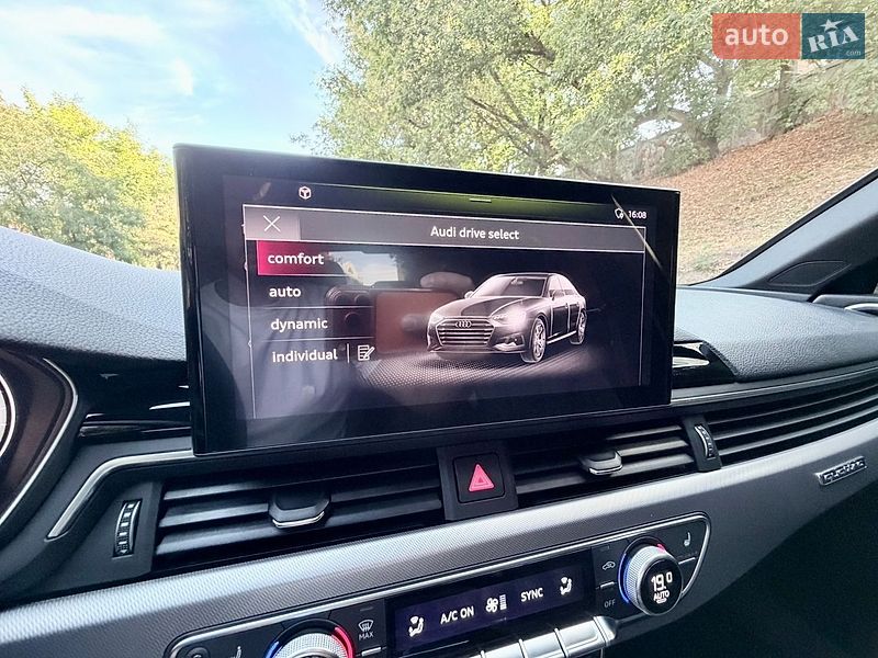 Седан Audi A4 2022 в Харкові