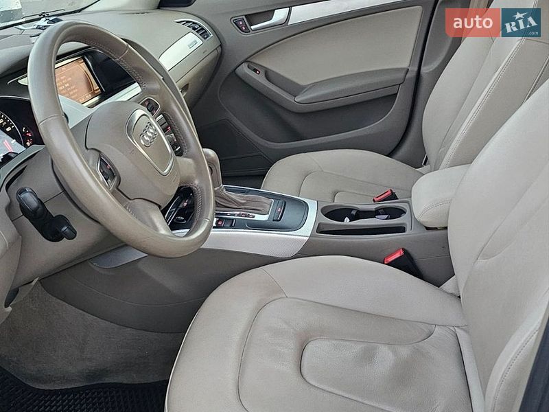 Седан Audi A4 2012 в Дніпрі