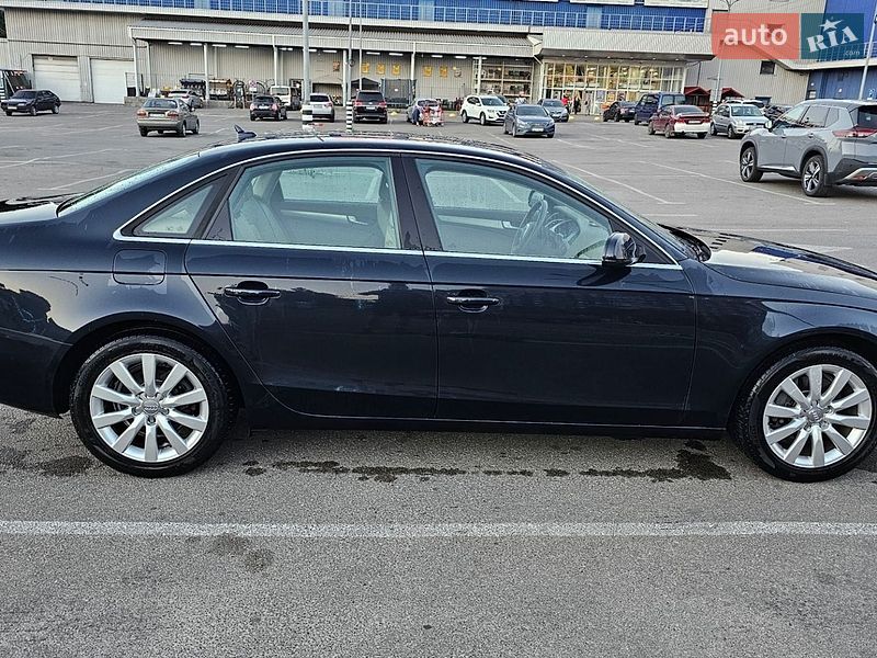Седан Audi A4 2012 в Дніпрі