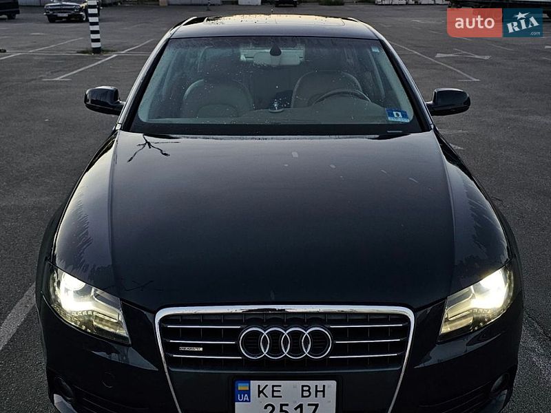 Седан Audi A4 2012 в Дніпрі