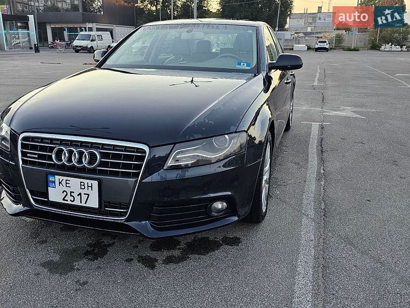 Седан Audi A4 2012 в Дніпрі