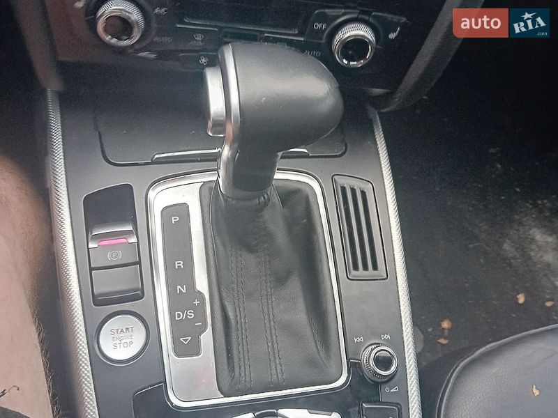 Седан Audi A4 2015 в Жидачові