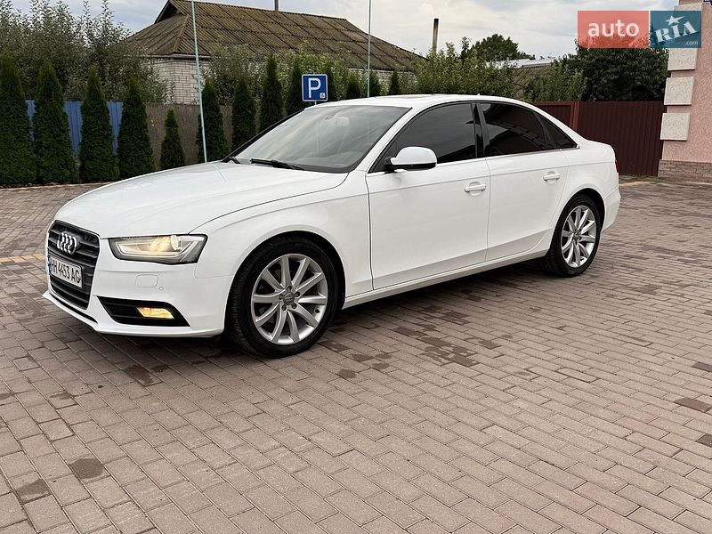 Седан Audi A4 2014 в Бершаді