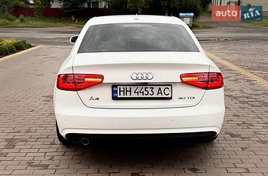 Седан Audi A4 2014 в Бершаді