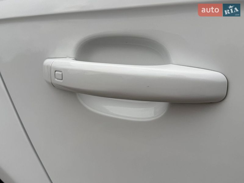 Седан Audi A4 2014 в Бершаді