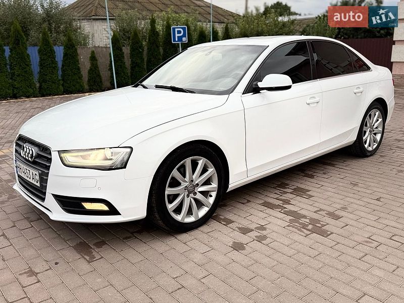 Седан Audi A4 2014 в Бершаді