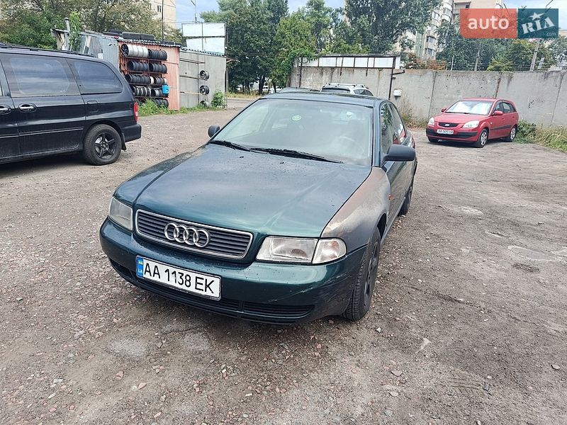 Седан Audi A4 1996 в Киеве