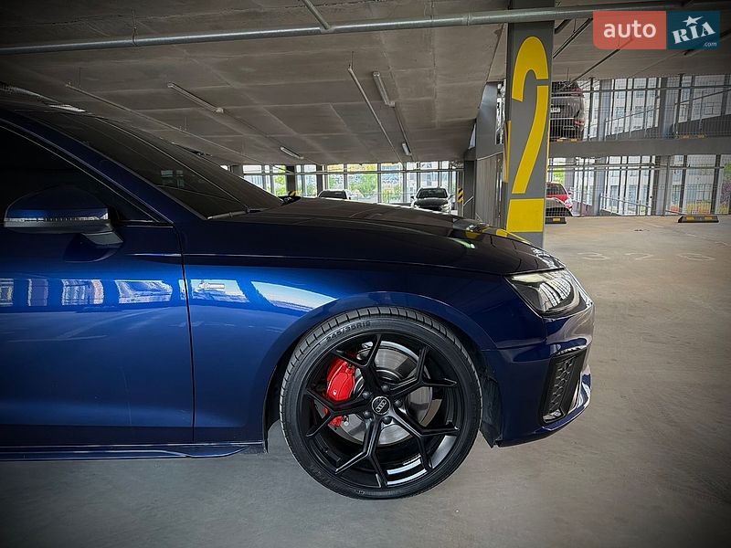Седан Audi A4 2020 в Києві
