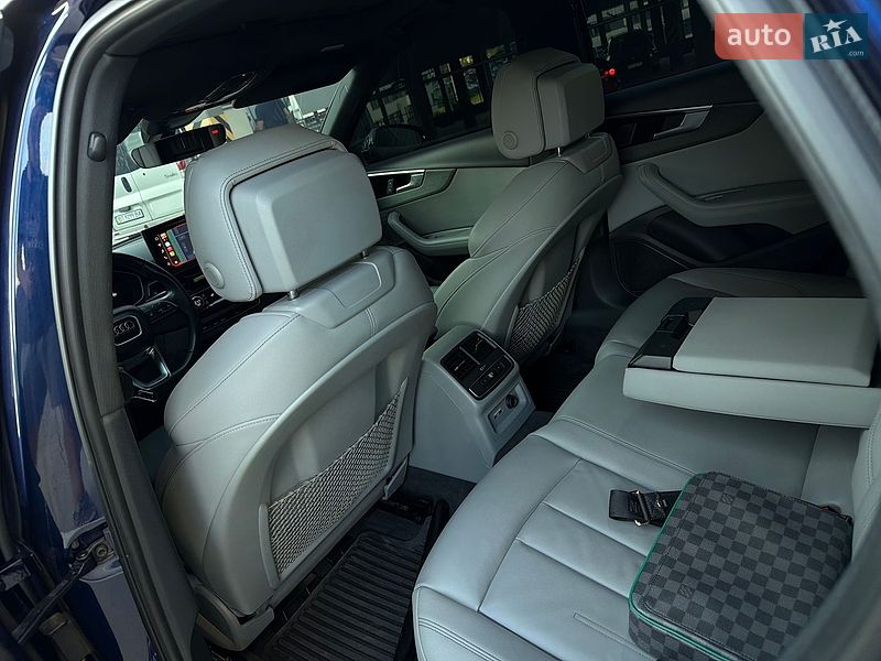 Седан Audi A4 2020 в Києві