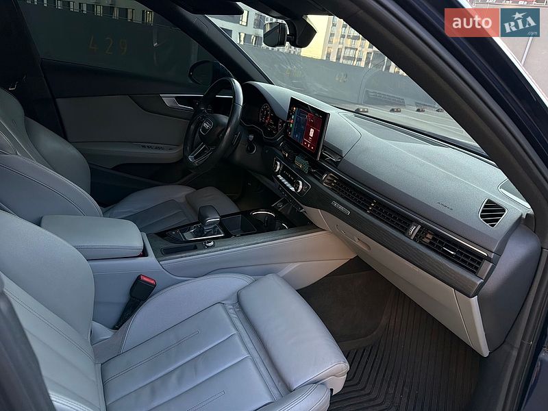 Седан Audi A4 2020 в Києві