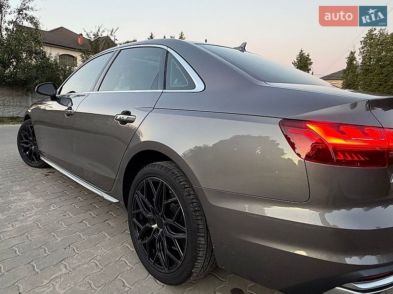 Седан Audi A4 2020 в Львові