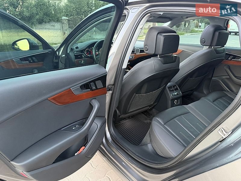 Седан Audi A4 2020 в Львові