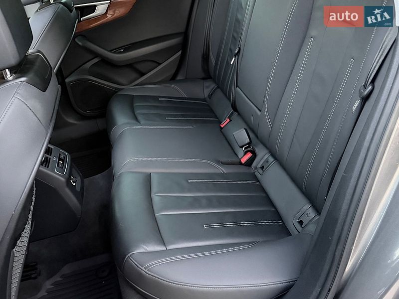 Седан Audi A4 2020 в Львові