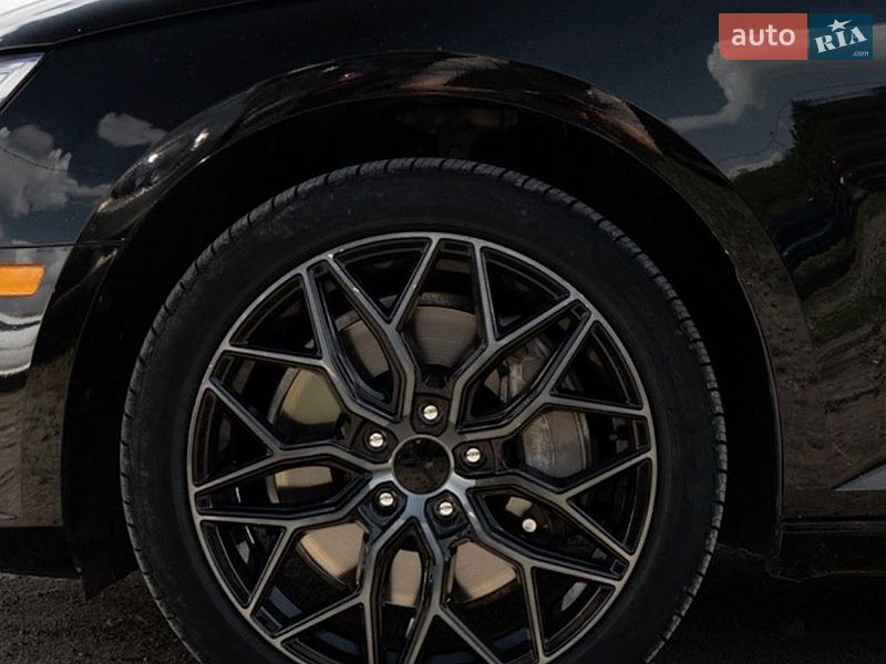 Седан Audi A4 2016 в Винниках