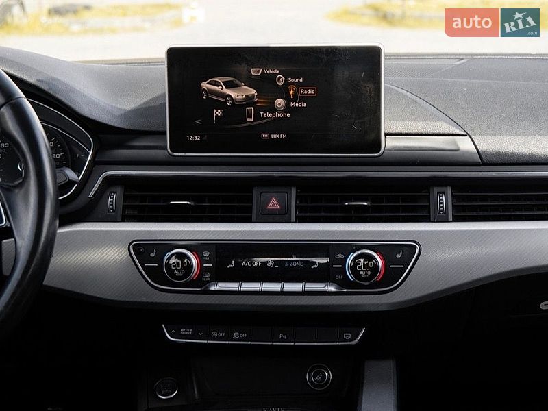 Седан Audi A4 2016 в Винниках