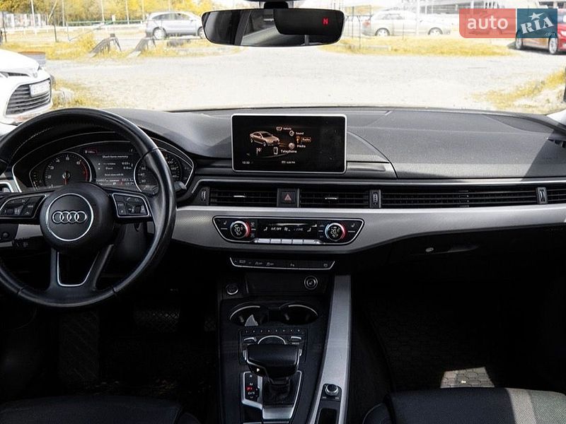 Седан Audi A4 2016 в Винниках