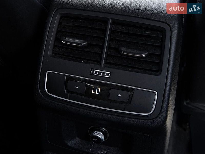Седан Audi A4 2016 в Винниках