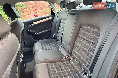 Седан Audi A4 2011 в Львові