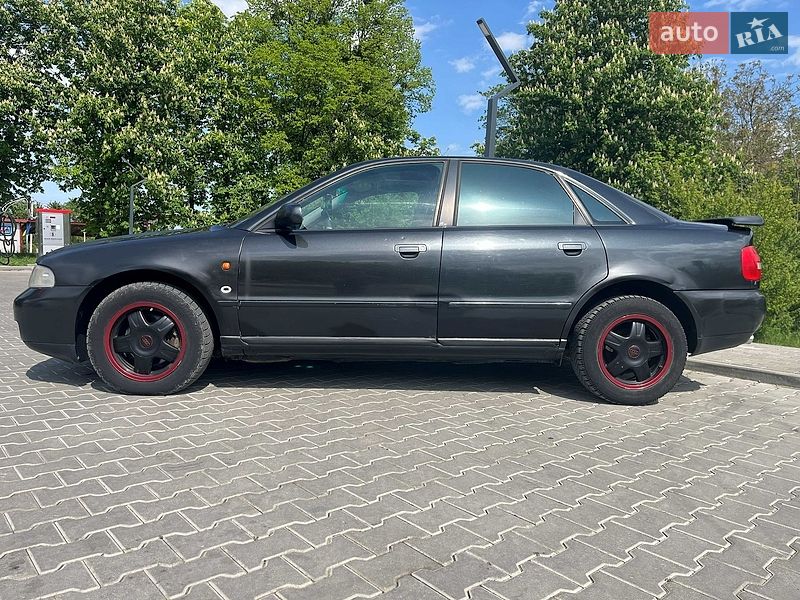 Седан Audi A4 1997 в Стрию