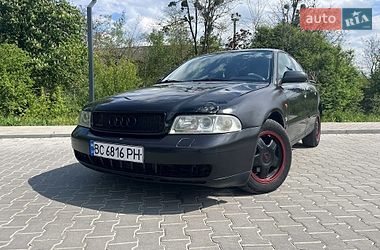 Седан Audi A4 1997 в Стрию