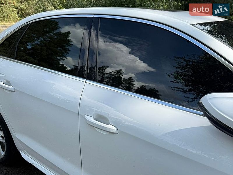 Седан Audi A4 2020 в Киеве