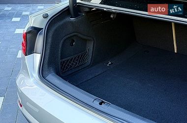 Седан Audi A4 2017 в Трускавці