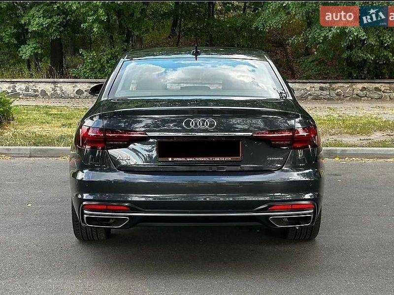 Седан Audi A4 2023 в Черкасах