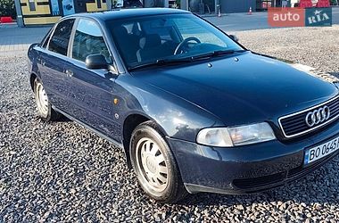 Седан Audi A4 1996 в Львове