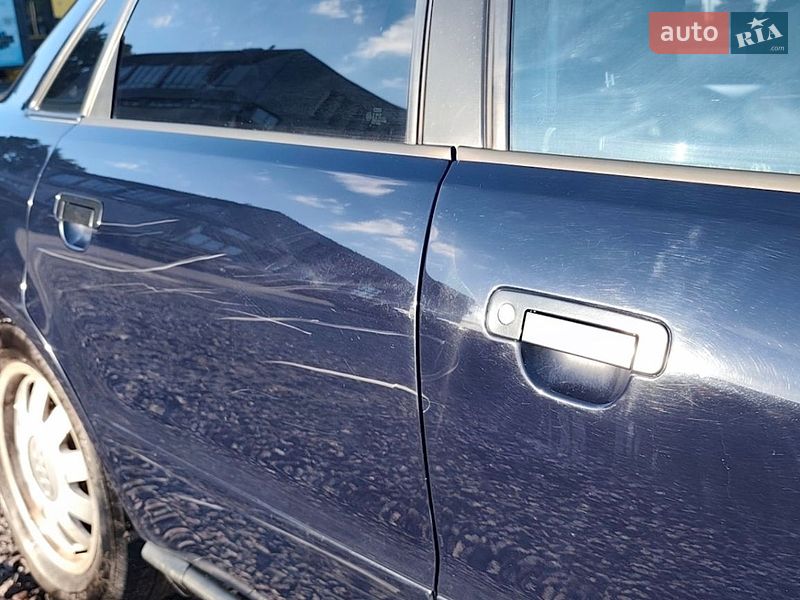Седан Audi A4 1996 в Львове