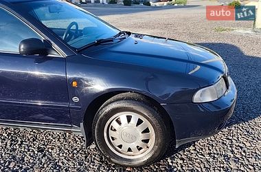 Седан Audi A4 1996 в Львове