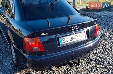 Седан Audi A4 1996 в Львове