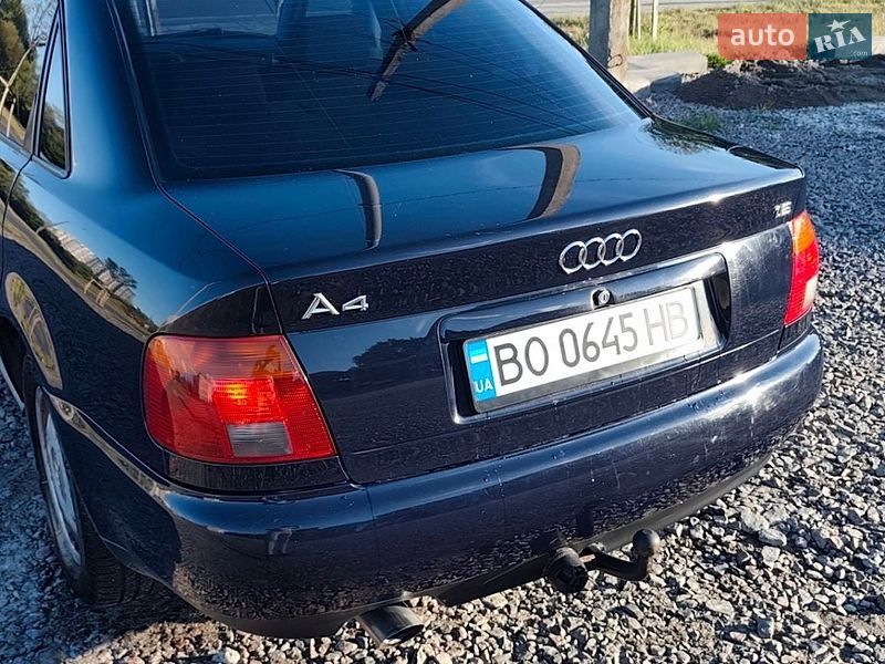 Седан Audi A4 1996 в Львове