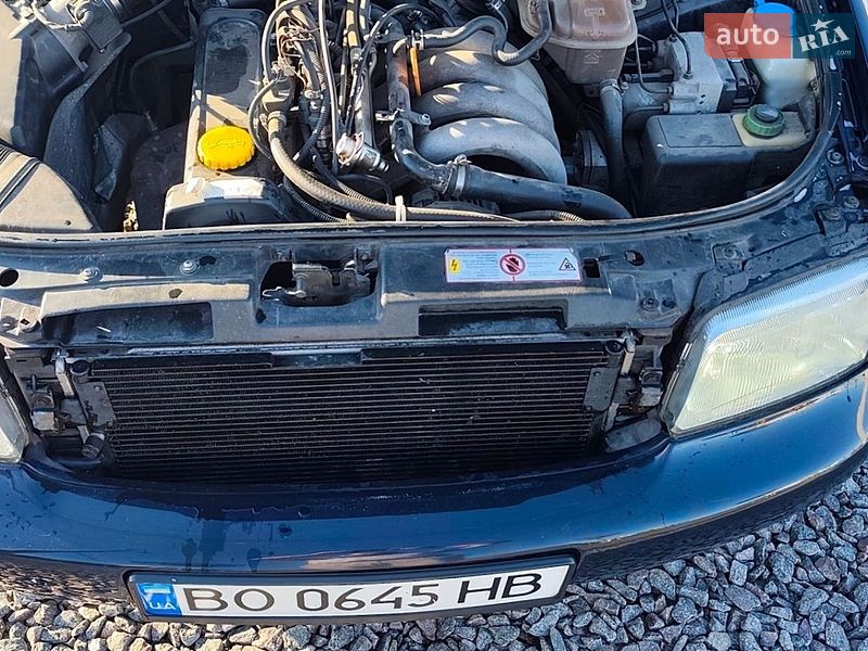 Седан Audi A4 1996 в Львове