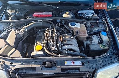 Седан Audi A4 1996 в Львове