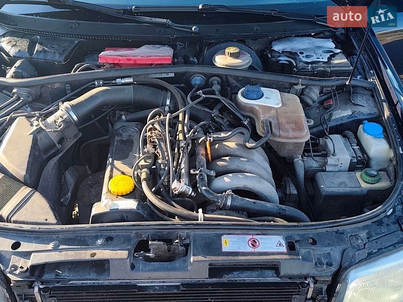 Седан Audi A4 1996 в Львове