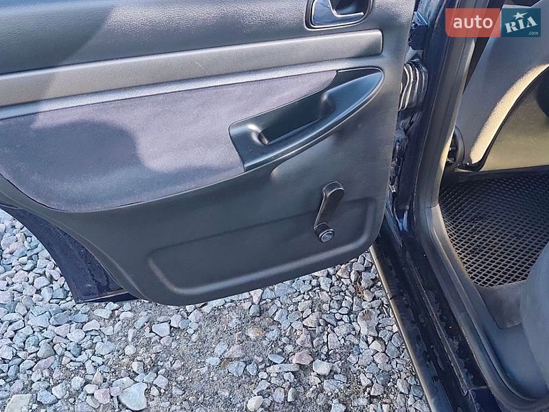 Седан Audi A4 1996 в Львове