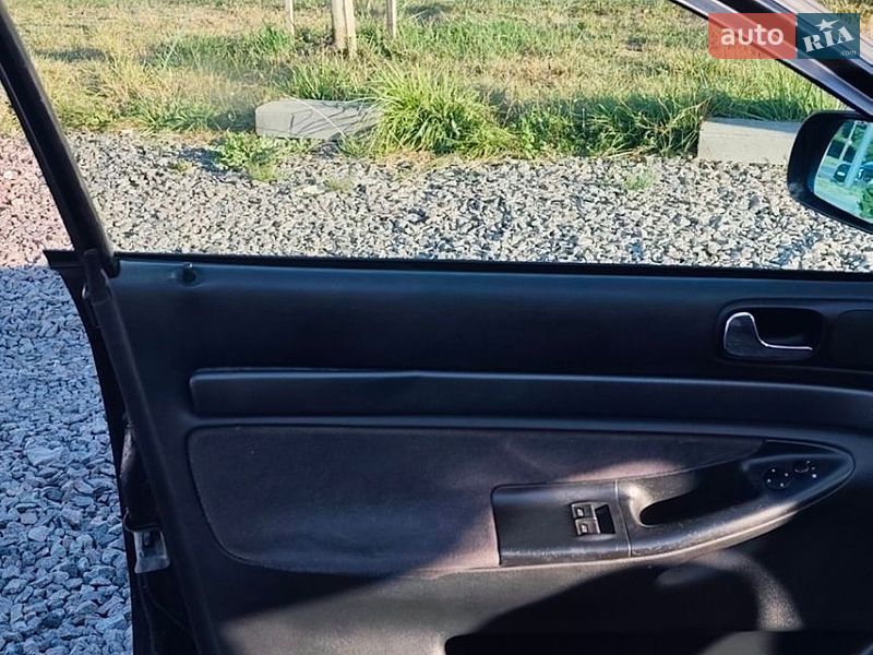 Седан Audi A4 1996 в Львове